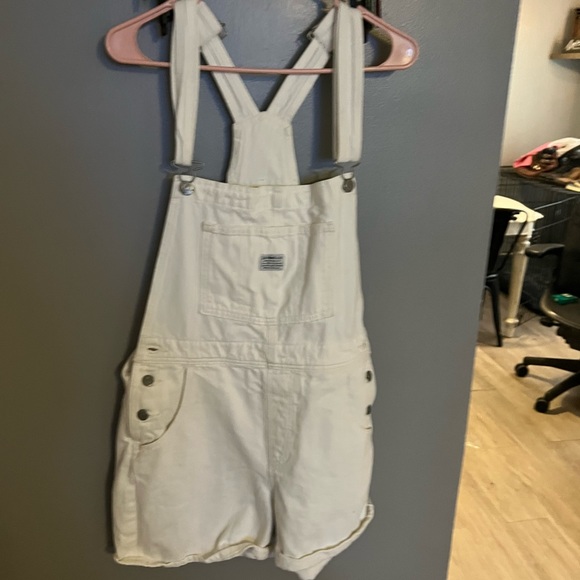 White Levi’s by Free People! M - Picture 2 of 6